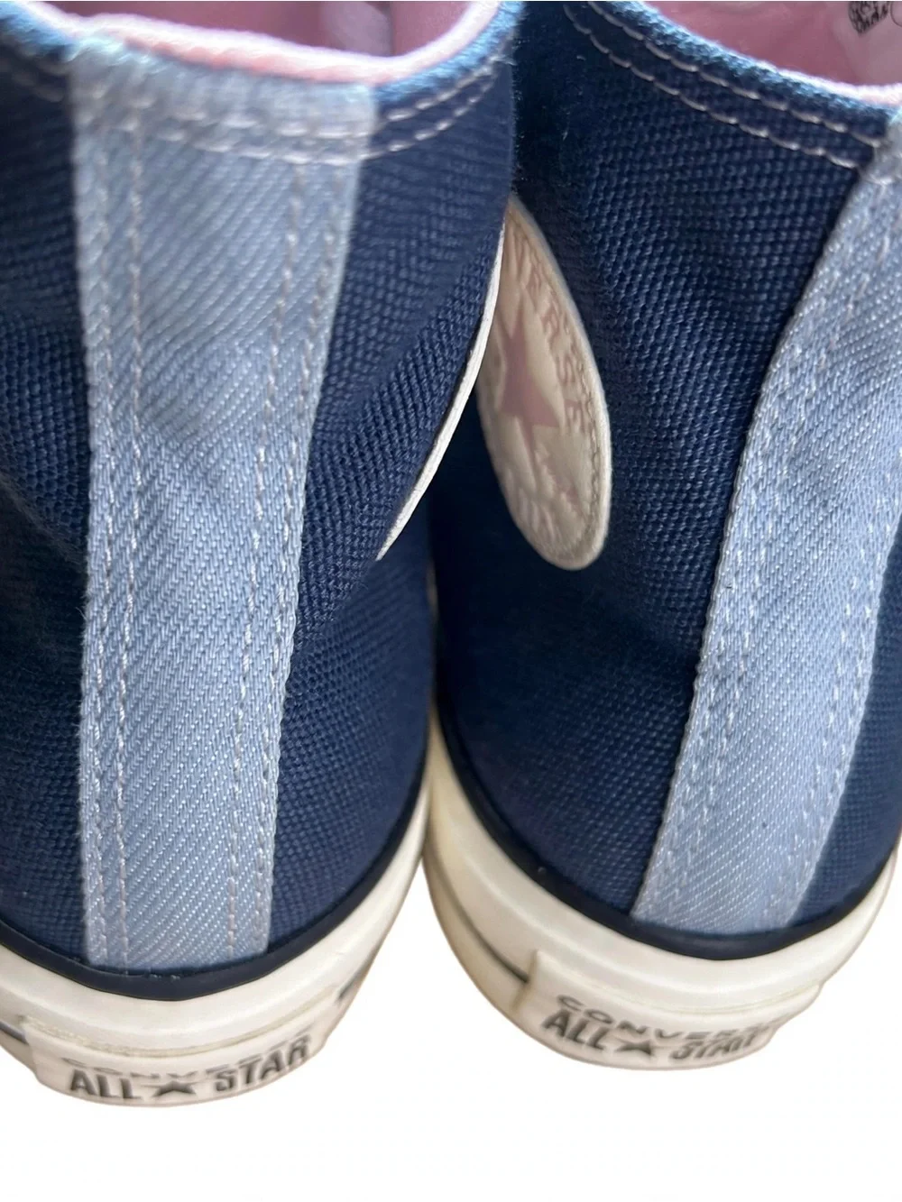 Classic High-Top Converse all stars Sneakers in Navy with Pink Lining